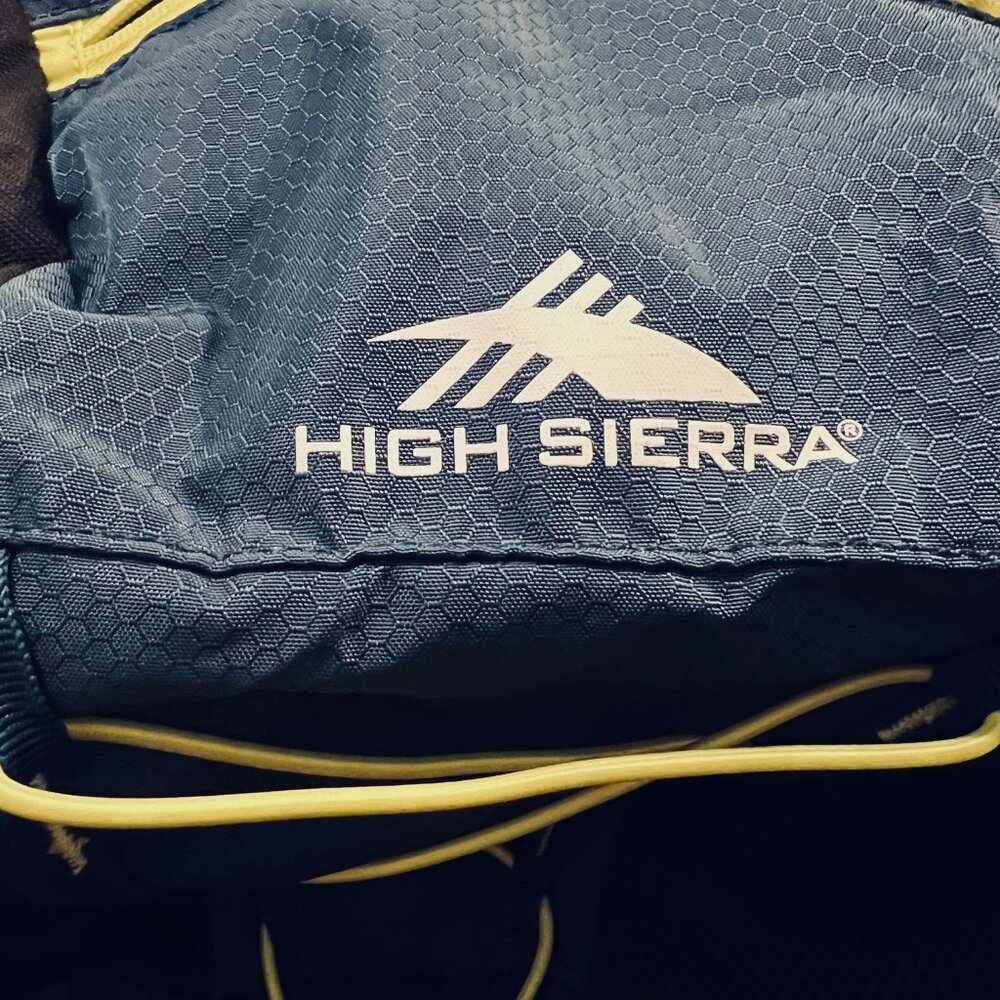 High Sierra Back Pack-Navy Blue/Black-Unisex-Lightweight-Mesh-Adjustable Straps - Picture 3 of 16